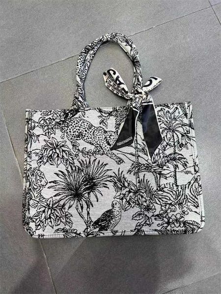 2022 a new designer bags for women sports gift cosmetic cases lady italy models, fashion casual shoulder classic handbags nv7r
2022 a new designer bags for women sports gift cosmetic cases lady italy models, fashion casual shoulder classic handbags nv7r