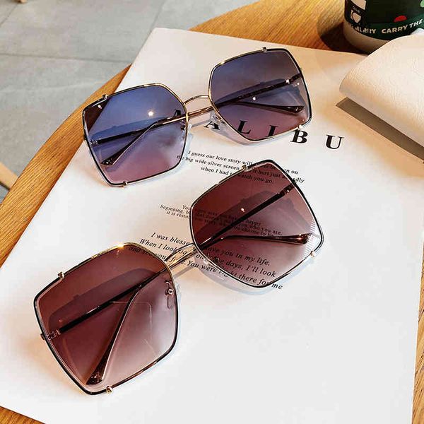 sunglasses 2022 large frame women's irregular personality sunshade net red fashion street shooting sun eyes, White;black
sunglasses 2022 large frame women's irregular personality sunshade net red fashion street shooting sun eyes, White;black