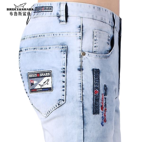 summer thin stretch loose men jeans embroidery design straight casual fashion denim jeans men soften cotton 201116, Blue
summer thin stretch loose men jeans embroidery design straight casual fashion denim jeans men soften cotton 201116, Blue