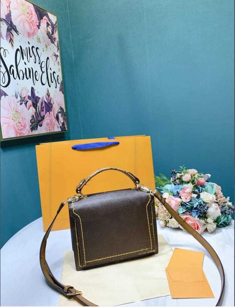 quality luxury 2021 ladies saddle bag designer mini bag cowhide classic bright color hardware messenger handbag single bag fashion chain
quality luxury 2021 ladies saddle bag designer mini bag cowhide classic bright color hardware messenger handbag single bag fashion chain