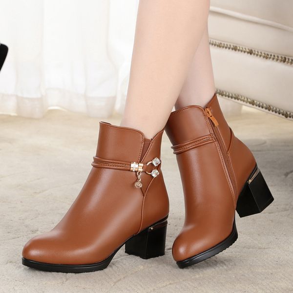 new wool snow fashion genuine leather fur plush ankle bootsmother cotton shoes women ladies warm winter boots, Black
new wool snow fashion genuine leather fur plush ankle bootsmother cotton shoes women ladies warm winter boots, Black