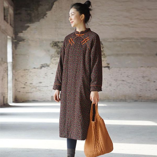 scuwlinen retro improved cheongsam 2021 winter floral print stand collar plate button thick warm long cotton padded dress p328, Black;gray
scuwlinen retro improved cheongsam 2021 winter floral print stand collar plate button thick warm long cotton padded dress p328, Black;gray