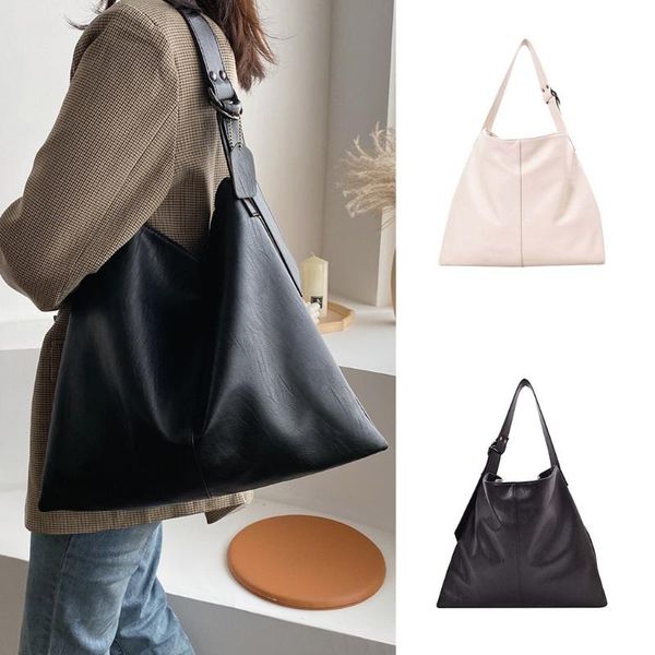 large capacity shoulder totes women outdoor leather casual tote zipper waterproof brand bag female crossbody handbag fashion
large capacity shoulder totes women outdoor leather casual tote zipper waterproof brand bag female crossbody handbag fashion