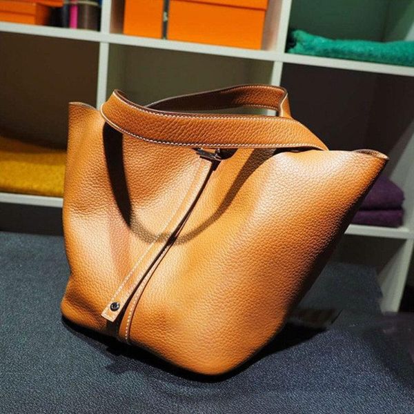 100% genuine leather bags composite bag bag fashion cowhide leather totes scarf gift
100% genuine leather bags composite bag bag fashion cowhide leather totes scarf gift