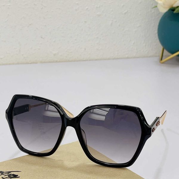 sunglasses luxury men and women personality sunglasses designer new fashion, White;black
sunglasses luxury men and women personality sunglasses designer new fashion, White;black