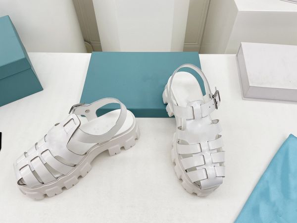 2022 spring and summer sandals european american style hollow woven one-word buckle toe sandals retro thick bottom heightening, Black
2022 spring and summer sandals european american style hollow woven one-word buckle toe sandals retro thick bottom heightening, Black