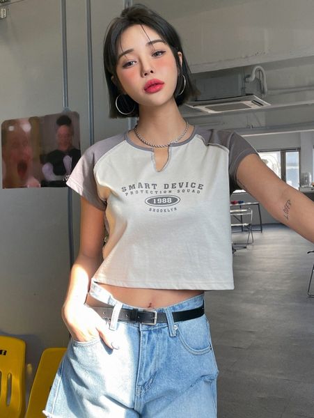dazy letter graphic notched neckline stitching raglan sleeve tee k4lm#, White 
dazy letter graphic notched neckline stitching raglan sleeve tee k4lm#, White