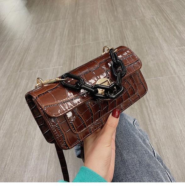 ретро сумка крокодил шаблон кожи плеча сумки для женщин 2020 chain design luxury hand bag женские путешествия totes
ретро сумка крокодил шаблон кожи плеча сумки для женщин 2020 chain design luxury hand bag женские путешествия totes