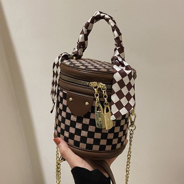luxury brand lady crossbody designer handbag ladies bucket bag luxurious bag female flip leather messenger bag wristlet wallet bags frame sh
luxury brand lady crossbody designer handbag ladies bucket bag luxurious bag female flip leather messenger bag wristlet wallet bags frame sh