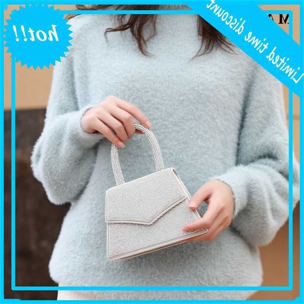 maidudu women's 2020 new fashion versatile water personality one shoulder messenger full drill portable small square bag
maidudu women's 2020 new fashion versatile water personality one shoulder messenger full drill portable small square bag