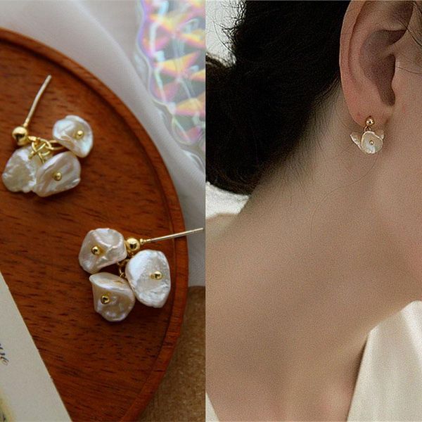stud simple baroque pearls earrings for women 2021 french style imitation mini korean sweet jewelry earings, Golden;silver
stud simple baroque pearls earrings for women 2021 french style imitation mini korean sweet jewelry earings, Golden;silver