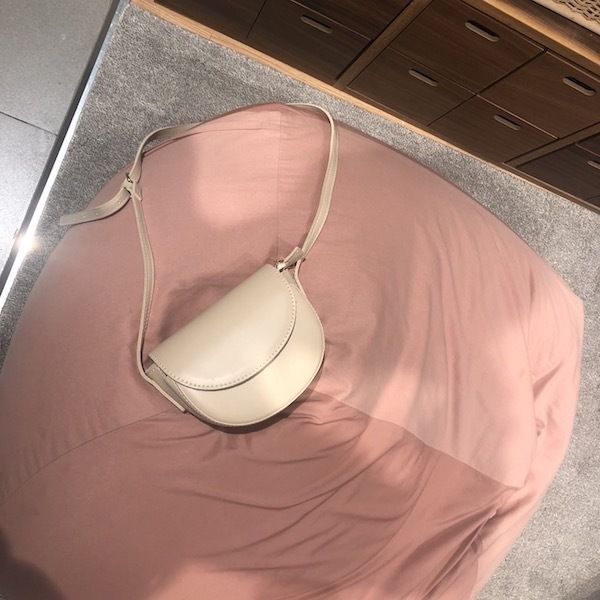 women korea east gate new fashion solid color one shoulder half round saddle saddle bag simple and versatile leisure messenger bag eghol eg
women korea east gate new fashion solid color one shoulder half round saddle saddle bag simple and versatile leisure messenger bag eghol eg