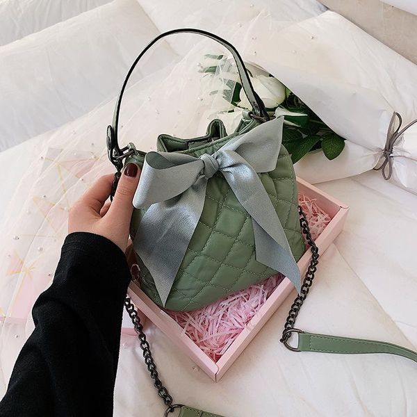 foreign air small bag female 2020 summer new wave korean version of the wild messenger bag lingge chain portable bucket
foreign air small bag female 2020 summer new wave korean version of the wild messenger bag lingge chain portable bucket