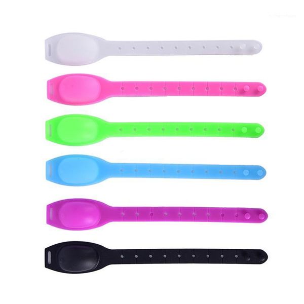 travel portable silicone wristband hand washer dispenser for adults kids liquid handwash gel storage bracelet1
travel portable silicone wristband hand washer dispenser for adults kids liquid handwash gel storage bracelet1