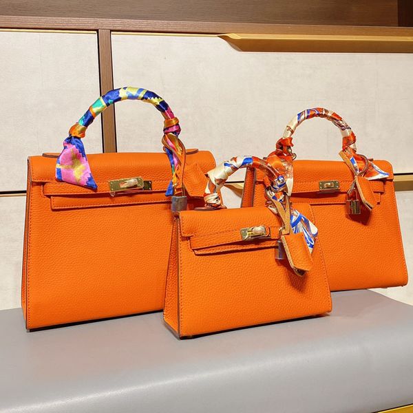28cm 25cm 20cm fashion handbag purse lady tote bag luxurys shoulder bag with stamped lock calfskin real leather crossbody bags women wallet
28cm 25cm 20cm fashion handbag purse lady tote bag luxurys shoulder bag with stamped lock calfskin real leather crossbody bags women wallet
