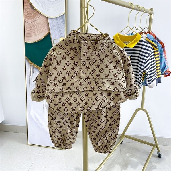 children's boy child labor dress, handsome two piece suit, autumn and winter new online red baby suit live broadcast black friday
children's boy child labor dress, handsome two piece suit, autumn and winter new online red baby suit live broadcast black friday