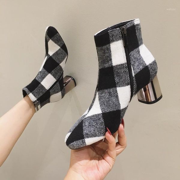 women's short boots 2021 new autumn winter mid-heel boots metal heel plaid1, Black
women's short boots 2021 new autumn winter mid-heel boots metal heel plaid1, Black
