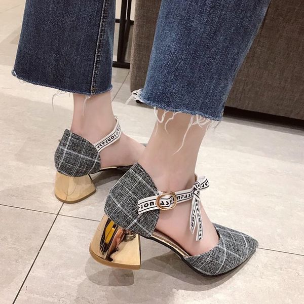 2020 spring new retro lattice word buckle belt hollow pointed shallow mouth single shoes electroplating thick heel high heels fe, Black
2020 spring new retro lattice word buckle belt hollow pointed shallow mouth single shoes electroplating thick heel high heels fe, Black
