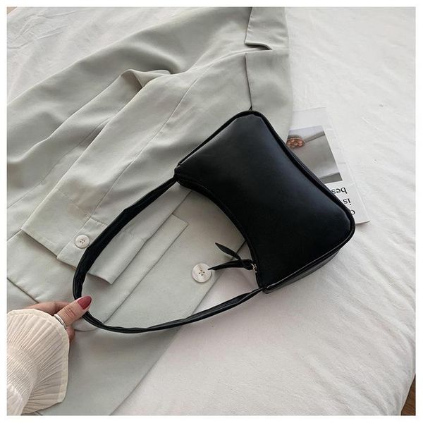 марка дизайнера кожа pu женщин сумка моды простые сумки малые площади crossbody сумка
марка дизайнера кожа pu женщин сумка моды простые сумки малые площади crossbody сумка