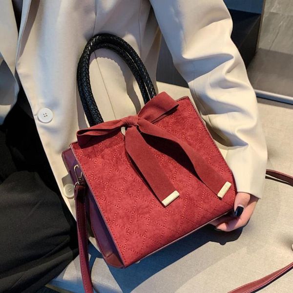 elegant female bow tote bag 2021 fashion new matte leather women's designer handbag travel shoulder messenger bag
elegant female bow tote bag 2021 fashion new matte leather women's designer handbag travel shoulder messenger bag