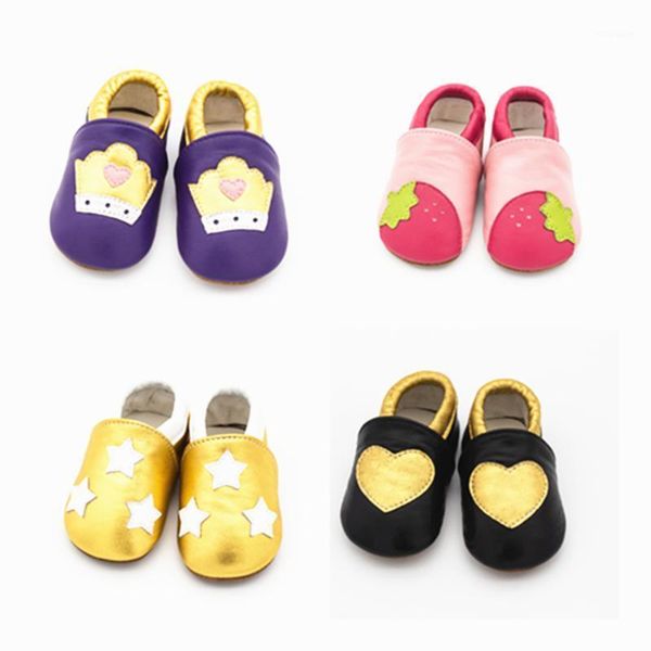 first walkers genuine leather cartoon sew crown strawberry star baby shoes soft bottom lovely moccasins indoor shoes1
first walkers genuine leather cartoon sew crown strawberry star baby shoes soft bottom lovely moccasins indoor shoes1
