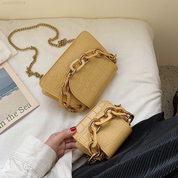 female mini tote bags for women 2020 new crocodile pattern chain shoulder messenger bag quality women's designer handbag, Red;black
female mini tote bags for women 2020 new crocodile pattern chain shoulder messenger bag quality women's designer handbag, Red;black