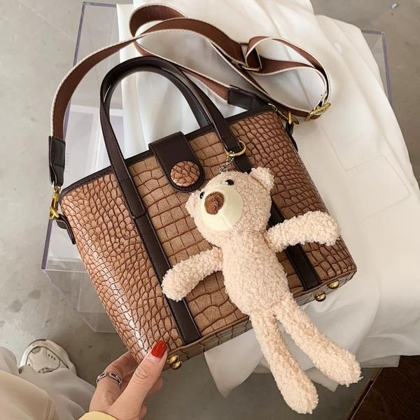 2020 brand designer ladies pu leather handbag bucket bags cartoons retro shoulder bag ladies casual cross body bag
2020 brand designer ladies pu leather handbag bucket bags cartoons retro shoulder bag ladies casual cross body bag