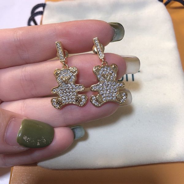 luxury jewelry designer earrings letter brass bear shape full diamond brand earring wedding gift, Golden;silver
luxury jewelry designer earrings letter brass bear shape full diamond brand earring wedding gift, Golden;silver