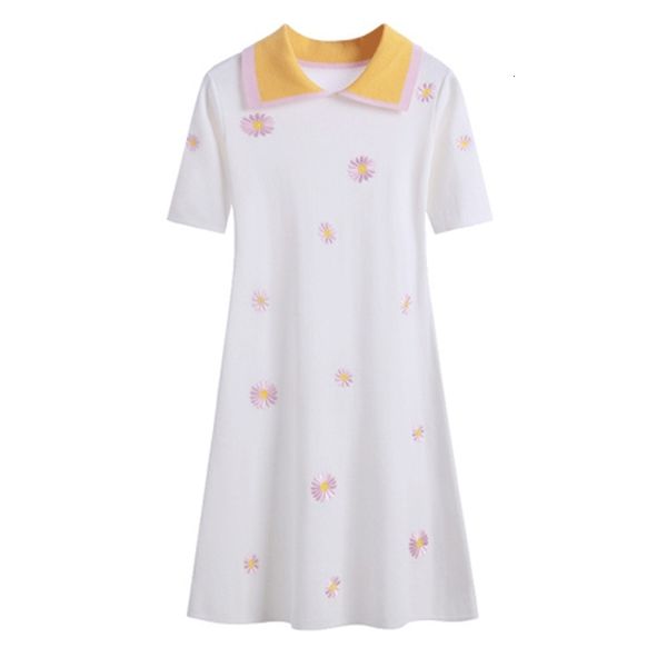 2021 new spring knited chrysanthemum embroidered polo dress woman black casual knee-length straight dresses female 4u2f, Black;gray
2021 new spring knited chrysanthemum embroidered polo dress woman black casual knee-length straight dresses female 4u2f, Black;gray