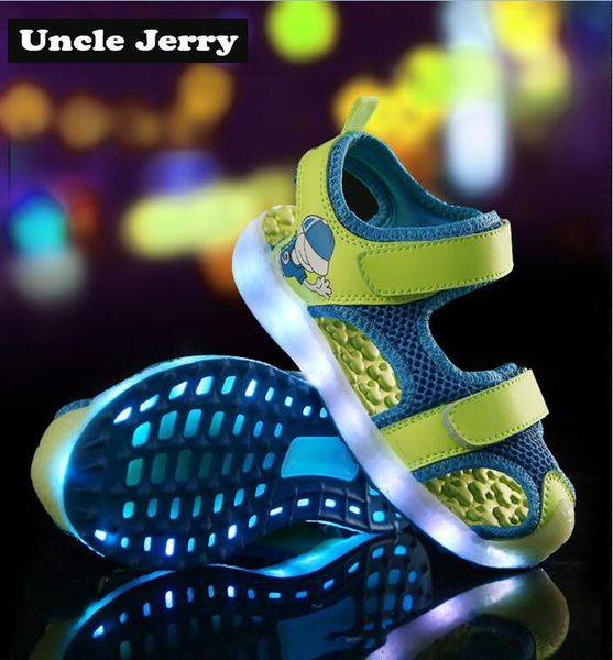 unclejerry kids glowing beach sandals usb rechargeable shoes boys and girls summer fashion sandals comfortable outside shoes 1007, Black;red
unclejerry kids glowing beach sandals usb rechargeable shoes boys and girls summer fashion sandals comfortable outside shoes 1007, Black;red