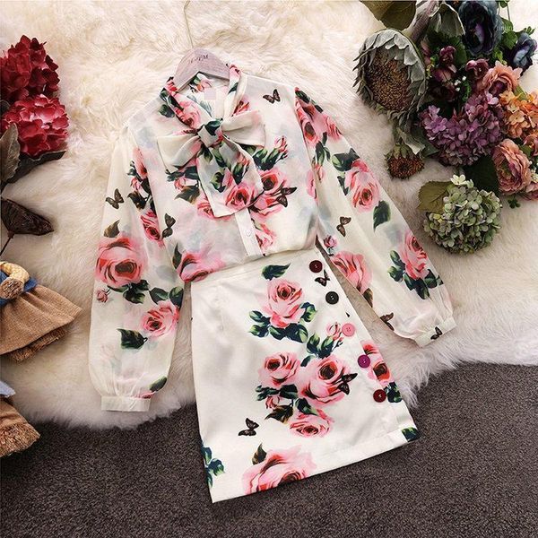 2020 autumn new women flower print o-neck lace-up bow chiffon shirt + high waist button sheath skirt suits female two piece sets1, Gray
2020 autumn new women flower print o-neck lace-up bow chiffon shirt + high waist button sheath skirt suits female two piece sets1, Gray