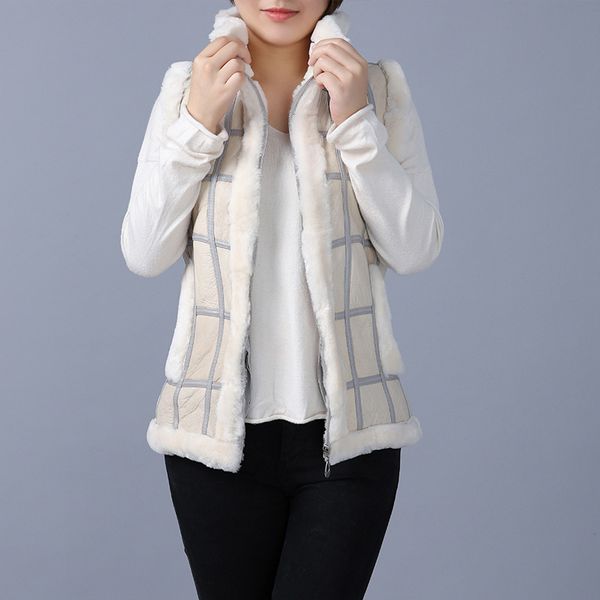 2020 women's new sheepskin stitching fur vest fashion stitching thick warm stand collar vest 1023, Black;white
2020 women's new sheepskin stitching fur vest fashion stitching thick warm stand collar vest 1023, Black;white