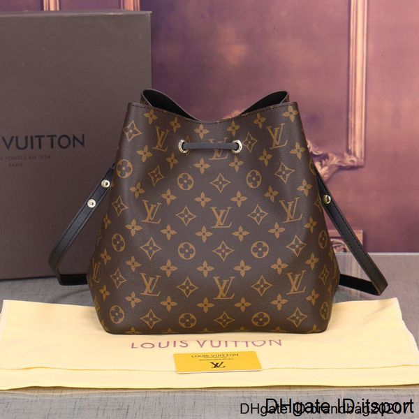 2020 bucket designer fashion coloured strap women drawstring cross body pu shoulder casual handbag with dust bag
2020 bucket designer fashion coloured strap women drawstring cross body pu shoulder casual handbag with dust bag