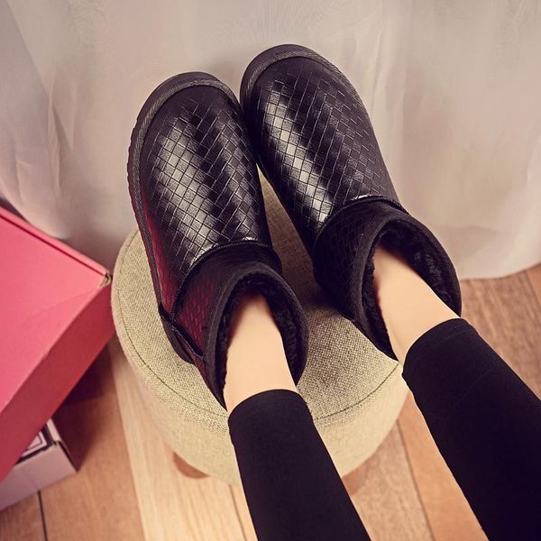 2020 winter new leather waterproof snow boots women thickened plus velvet warm fashion short cotton shoes women's boots, Black
2020 winter new leather waterproof snow boots women thickened plus velvet warm fashion short cotton shoes women's boots, Black