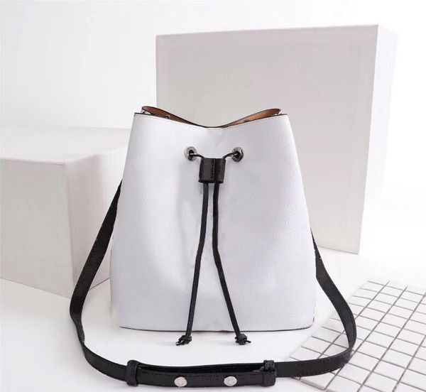 2019 fashion genuine leather bucket designer bag women famous designer drawstring handbags flower printing crossbody purse
2019 fashion genuine leather bucket designer bag women famous designer drawstring handbags flower printing crossbody purse