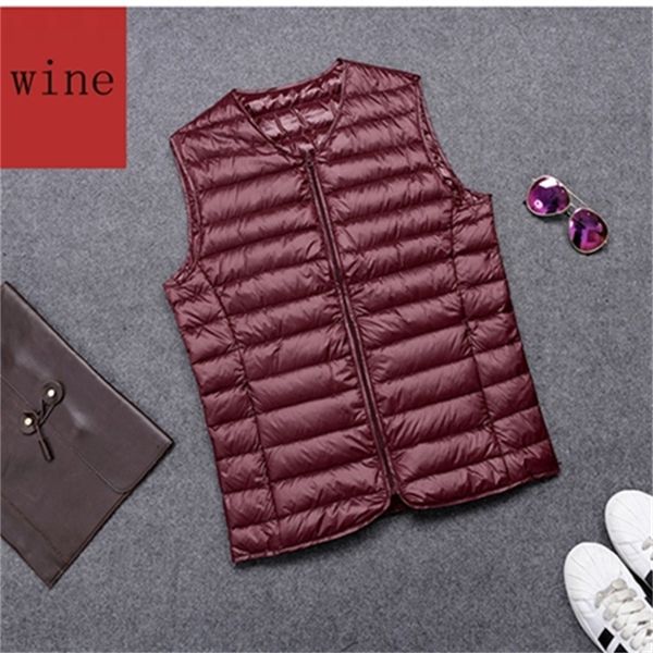 2021 new men ultra light down vest portable v-neck sleeveless coat man winter without collar warm liner u0l4, Black
2021 new men ultra light down vest portable v-neck sleeveless coat man winter without collar warm liner u0l4, Black
