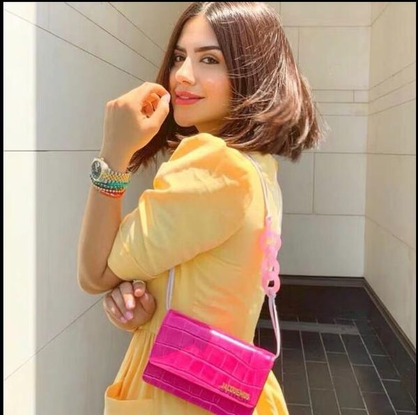 purse hook selling famousr handbag 2019 new crocodile pattern small square bag color chain buckle flip shoulder bag leather luggage tag 020, Blue;gray
purse hook selling famousr handbag 2019 new crocodile pattern small square bag color chain buckle flip shoulder bag leather luggage tag 020, Blue;gray