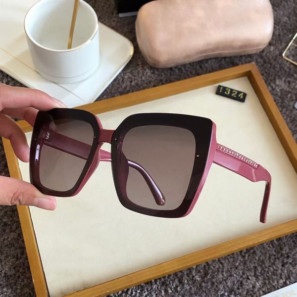 2021 new luxur classic square sunglasses designer brand fashion mens womens sun glasses eyewear metal glass lenses with box1324, White;black
2021 new luxur classic square sunglasses designer brand fashion mens womens sun glasses eyewear metal glass lenses with box1324, White;black