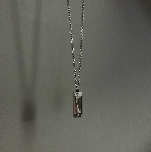 vibrato the same style of men and women, tiktok, creative mini harmonica pendant ins hip-hop whistle sweater chain necklace, Silver
vibrato the same style of men and women, tiktok, creative mini harmonica pendant ins hip-hop whistle sweater chain necklace, Silver
