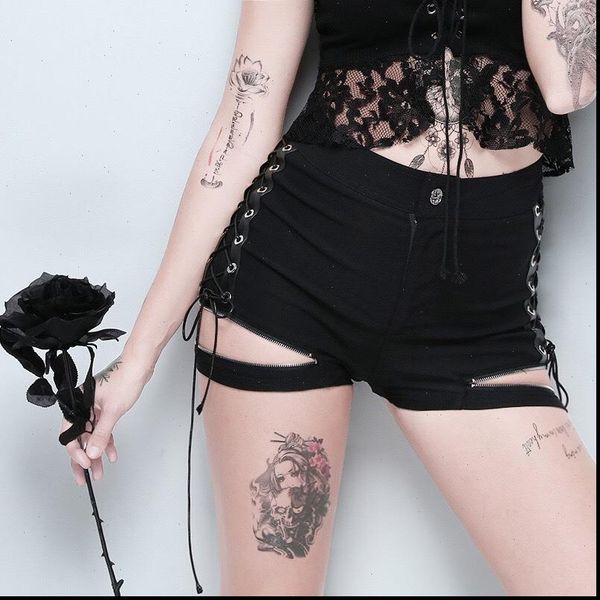 2021 new high waist bandage denim ripped short jeans mini skinny club dj dance shorts white black
2021 new high waist bandage denim ripped short jeans mini skinny club dj dance shorts white black