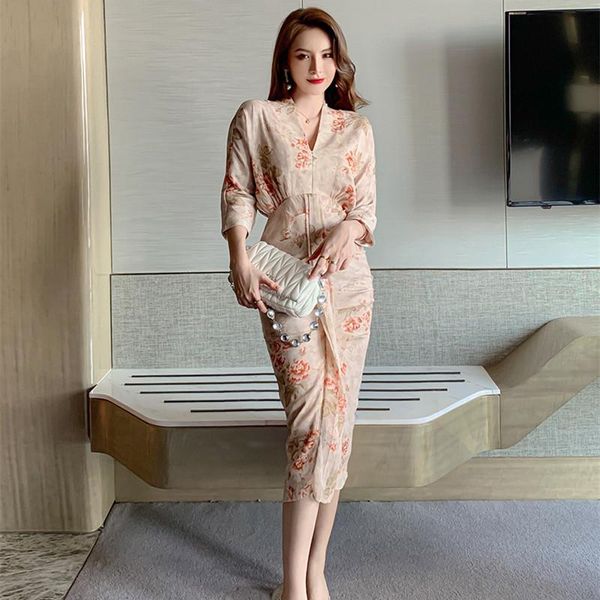 2020 autumn high end women dresses vintage three-quarter sleeve v neck office ladies party bodycon print chiffon dress vestidos, Black;gray
2020 autumn high end women dresses vintage three-quarter sleeve v neck office ladies party bodycon print chiffon dress vestidos, Black;gray