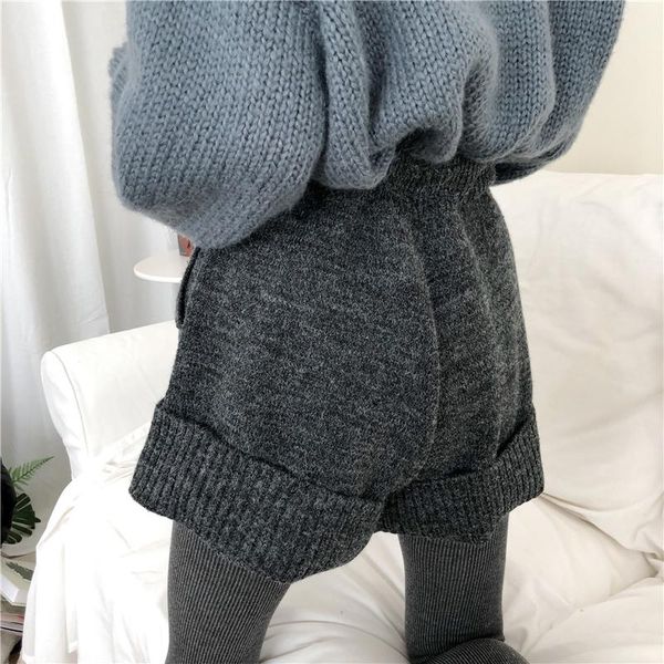 solid knitted shorts women warm casual solid high waist shorts loose chic streetwear korean women's clothing autumn 2021, White;black
solid knitted shorts women warm casual solid high waist shorts loose chic streetwear korean women's clothing autumn 2021, White;black