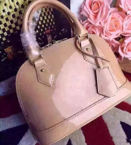 2021 women's handbag alma bb shell bag handle cute bag damier ebene crossbody bag patent leather
2021 women's handbag alma bb shell bag handle cute bag damier ebene crossbody bag patent leather