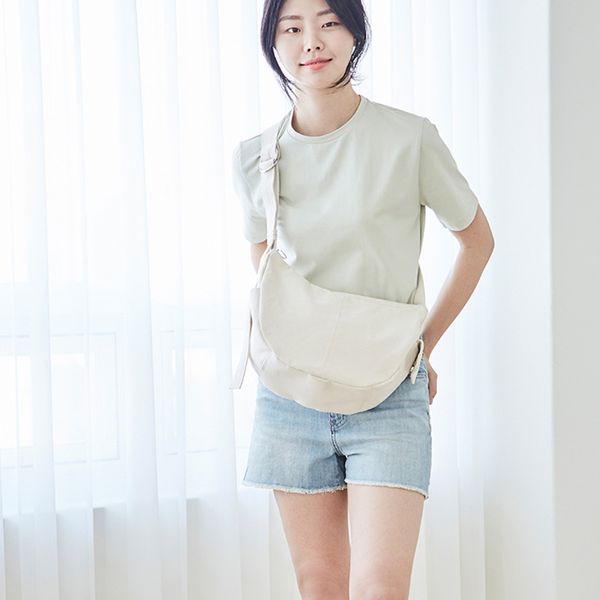 simple and fashionable large-capacity one-shoulder canvas bags casual solid color dumpling bag handbag ycq 21013036dq
simple and fashionable large-capacity one-shoulder canvas bags casual solid color dumpling bag handbag ycq 21013036dq