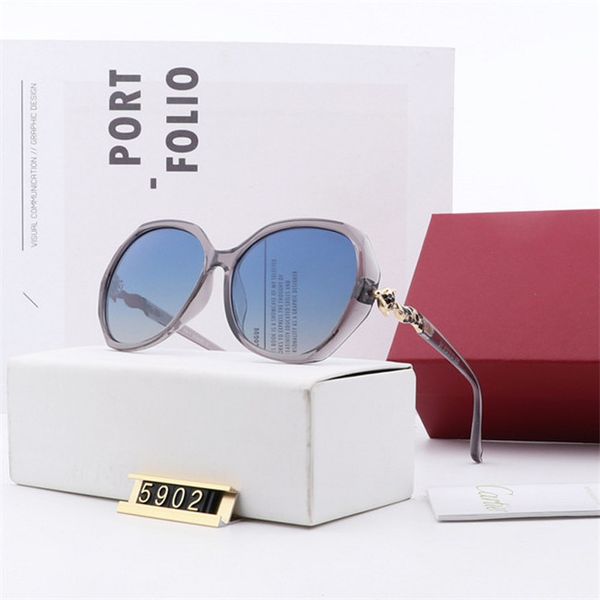 2021 new designers women sunglasses pilot round summer style full frame uv protection 8018 sunglasses come with box 221, White;black
2021 new designers women sunglasses pilot round summer style full frame uv protection 8018 sunglasses come with box 221, White;black