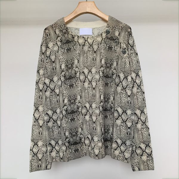 2021 new python print cashmere sweater women autumn winter long sleeve o neck button cosy pullover casual vintage sweaters fjvs, Black
2021 new python print cashmere sweater women autumn winter long sleeve o neck button cosy pullover casual vintage sweaters fjvs, Black