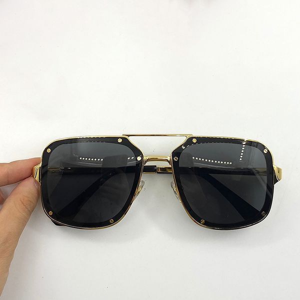 0194 new fashion sunglasses with uv protection for men vintage square metal frame popular come with case classic sunglasses, White;black
0194 new fashion sunglasses with uv protection for men vintage square metal frame popular come with case classic sunglasses, White;black