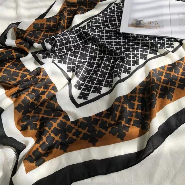 2020 fashion classic silk scarf spelling color geometric poker scarf women's autumn and winter hundred set demolition long shawl wmtaeg, Blue;gray
2020 fashion classic silk scarf spelling color geometric poker scarf women's autumn and winter hundred set demolition long shawl wmtaeg, Blue;gray