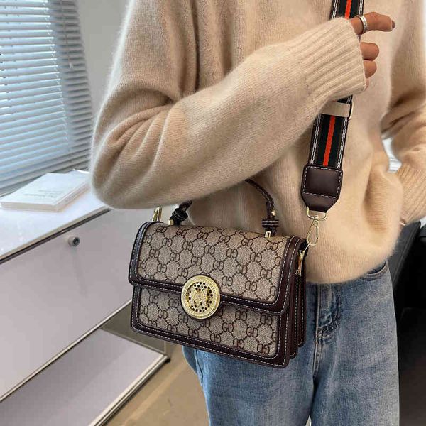 bag 72% off designer autumn and winter printed hand texture foreign style wide strap single shoulder leisure messenger small square
bag 72% off designer autumn and winter printed hand texture foreign style wide strap single shoulder leisure messenger small square