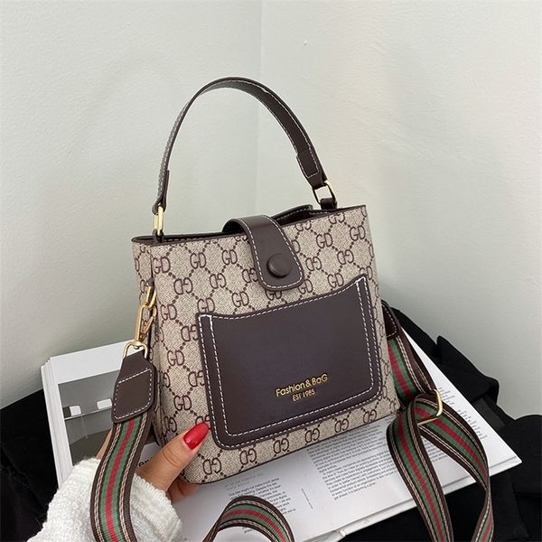 outlet sale 80% off bag women's bag 2022 new one shoulder messenger fashion korean small square classic old flower complex texture hand
outlet sale 80% off bag women's bag 2022 new one shoulder messenger fashion korean small square classic old flower complex texture hand